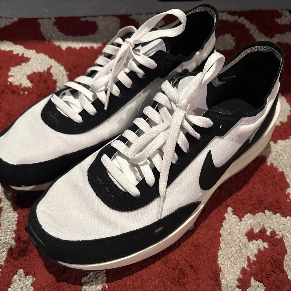 Nike Waffle One black white Size 10 worn once